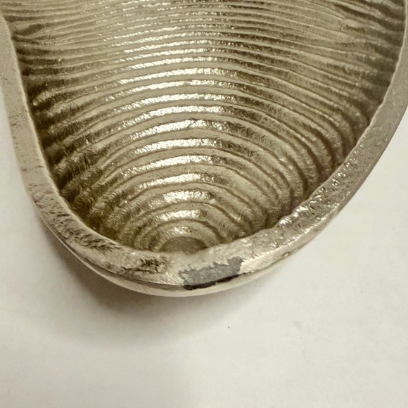 Elegant Silver Decorative Tray - Picture 2 of 3